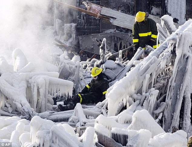 Δραματικές εικόνες από την πύρινη κόλαση σε οίκο ευγηρίας στον Καναδά -Αυξήθηκε ο αριθμός των νεκρών [εικόνες] | iefimerida.gr 3