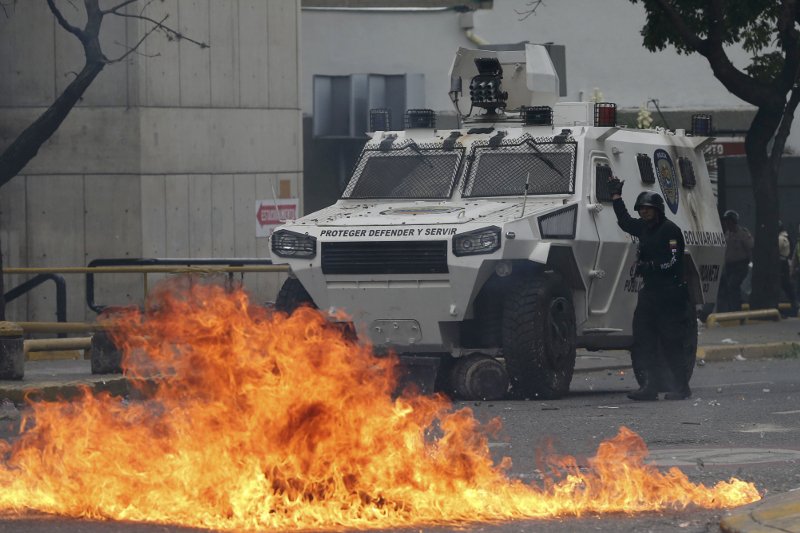 Βενεζουέλα: Σε νέες διαδηλώσεις καλεί σήμερα η αντιπολίτευση [εικόνες & βίντεο]  | iefimerida.gr 2