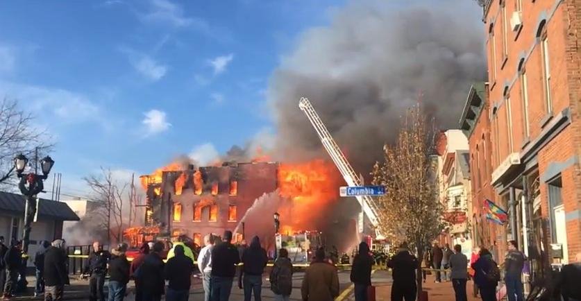 51χρονος θέλησε να μιμηθεί τηλεοπτικό πείραμα, αλλά κόντεψε να κάψει τη μισή πόλη! [βίντεο]  | iefimerida.gr 0