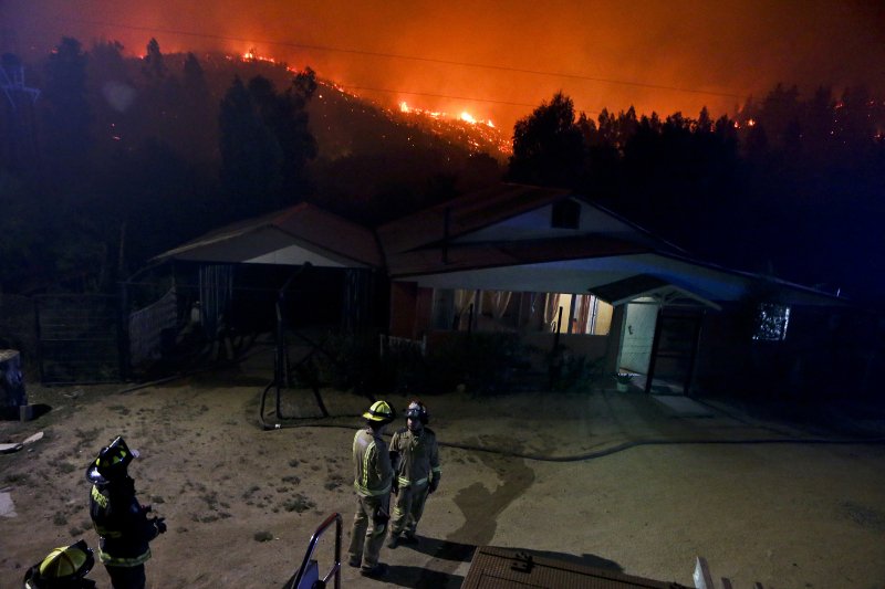 Οι θανατηφόρες πυρκαγιές αποτέφρωσαν ολόκληρη πόλη στη Χιλή! [εικόνες & βίντεο]  | iefimerida.gr 5