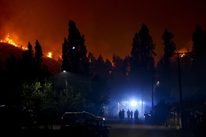 Οι θανατηφόρες πυρκαγιές αποτέφρωσαν ολόκληρη πόλη στη Χιλή! [εικόνες & βίντεο]  | iefimerida.gr 6