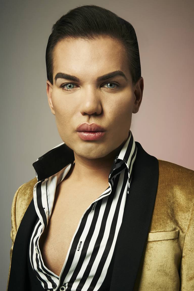 Εθισμένος στις πλαστικές: Εχει ξοδέψει 164.047 ευρώ σε 24 επεμβάσεις για να κάνει το «τέλειο σώμα» [εικόνες] | iefimerida.gr 1