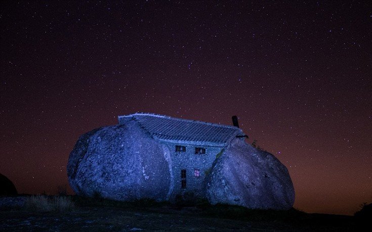 Το σπίτι των «Φλίνστοουνς» -Διαθέτει πισίνα και αλεξίσφαιρη πόρτα [εικόνες]  | iefimerida.gr 4