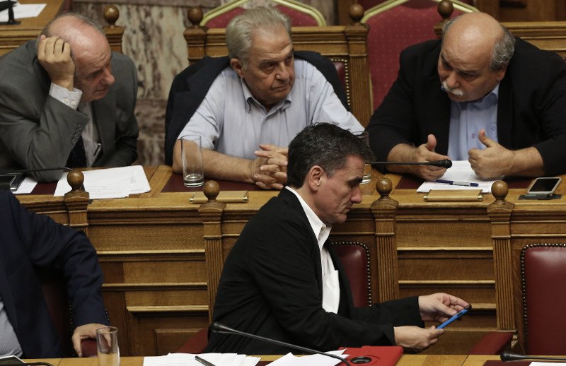 Ποια είναι η μυστηριώδης Αντα που αποθεώνει τον Τσακαλώτο με sms στον Φλαμπουράρη [εικόνες] | iefimerida.gr 4