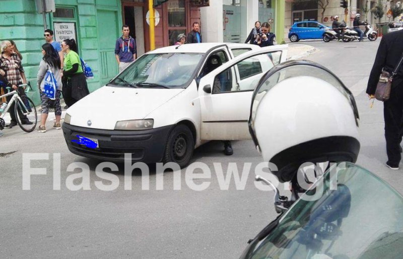 Χανιά: Ηλικιωμένος παρέσυρε με το αυτοκίνητο εθελόντρια στον μαραθώνιο [εικόνες] | iefimerida.gr 1