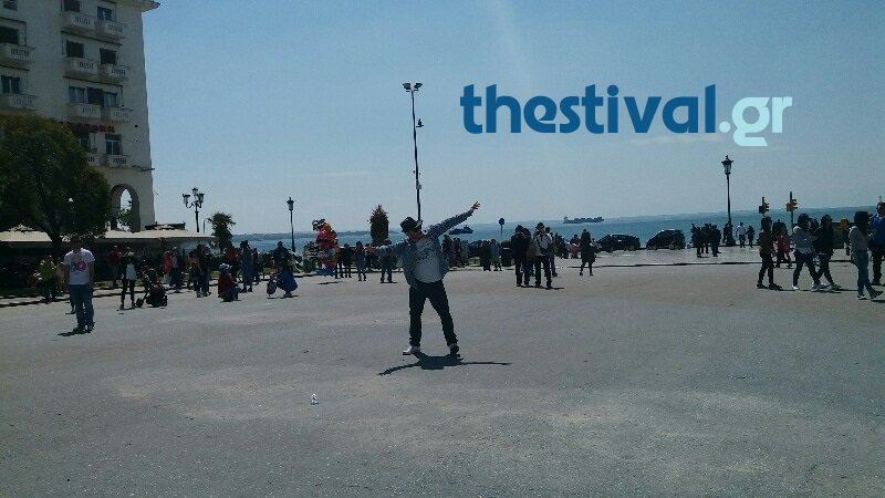 Χορευτικό σόου στήθηκε στην πλατεία Αριστοτέλους [εικόνες & βίντεο] | iefimerida.gr 0