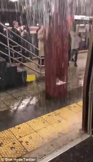 Ασταμάτητη βροχή στη Νέα Υόρκη -Πλημμύρισε το μετρό, καταρράκτες οι σκάλες [εικόνες] | iefimerida.gr 1