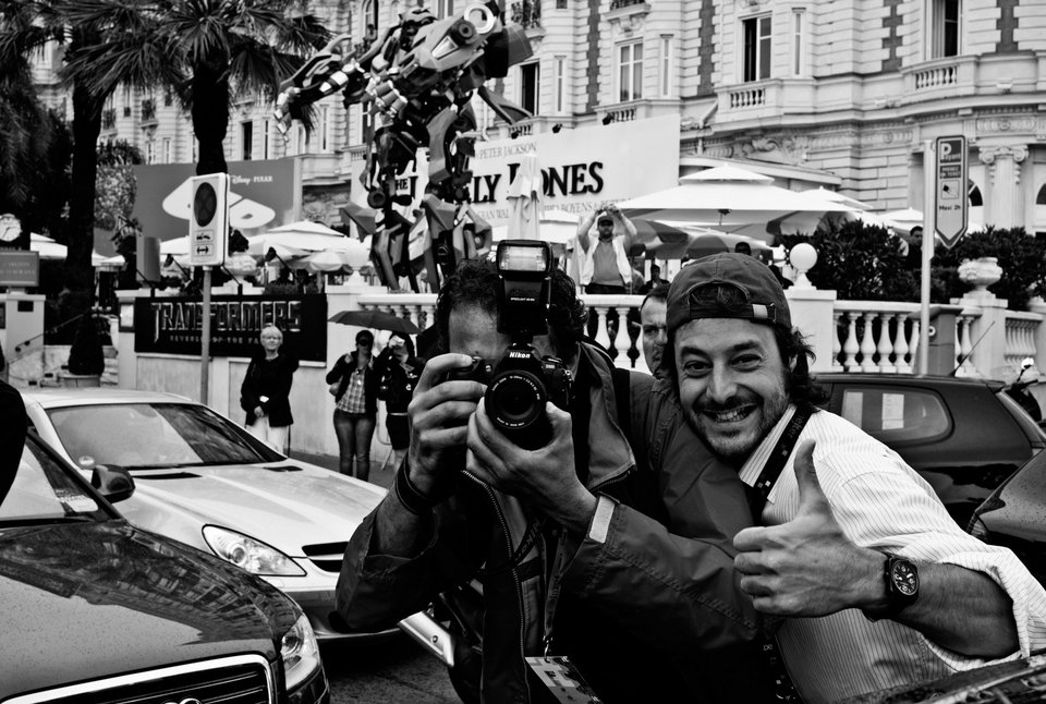 Ο εκρηκτικός Λένι Κράβιτζ φωτογραφίζει τους παπαράτσι που τον καταδιώκουν [εικόνες] | iefimerida.gr 0