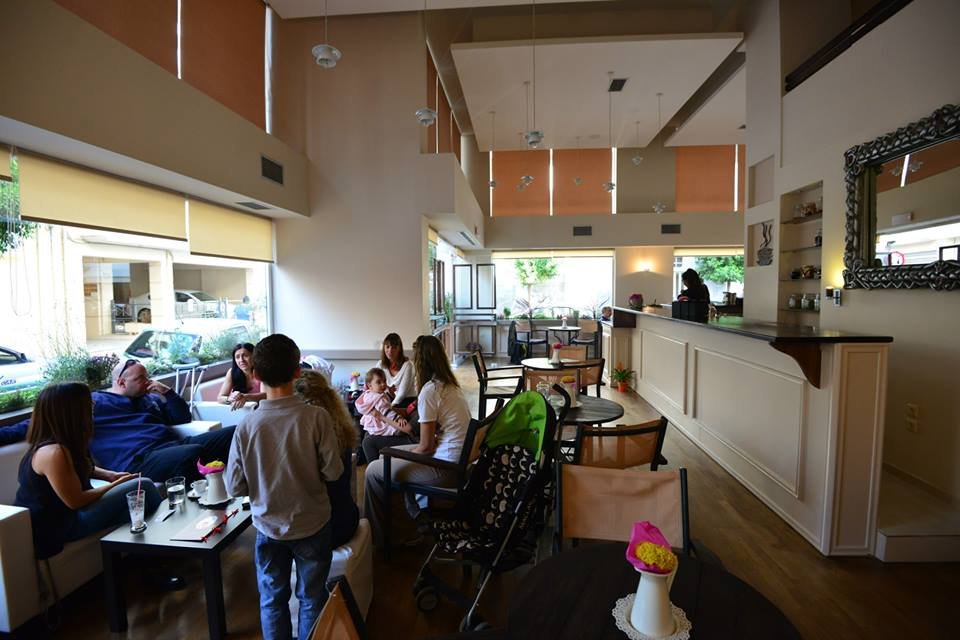 Η κρίση γεννά ιδέες -Δημοσιογράφος άνοιξε την πρώτη καφετέρια όπου λένε νόμιμα και απενοχοποιημένα τον καφέ [εικόνες] | iefimerida.gr 1