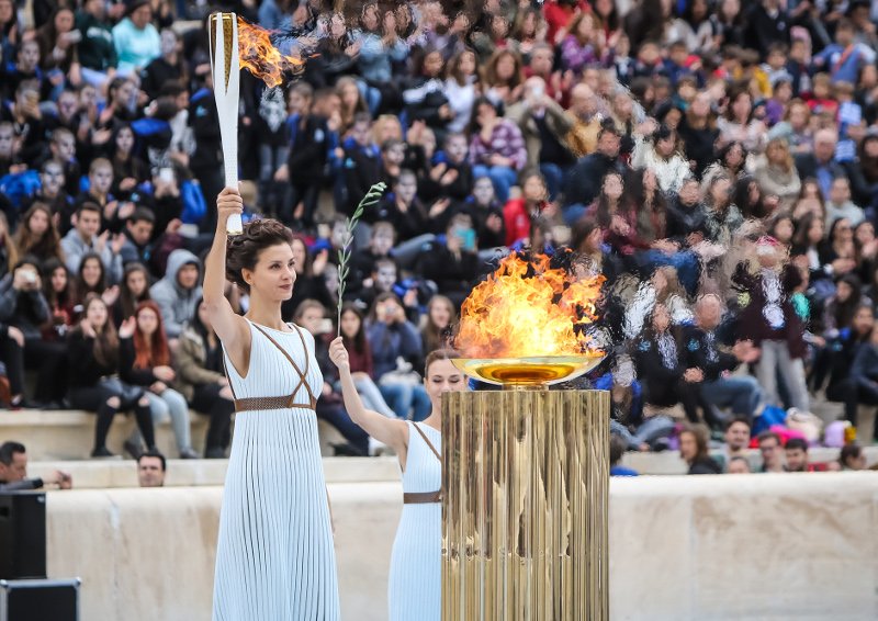 Στο Καλλιμάρμαρο παραδόθηκε η Ολυμπιακή Φλόγα στη Ν. Κορέα -Εντυπωσιακή η Λέχου [εικόνες] | iefimerida.gr 1
