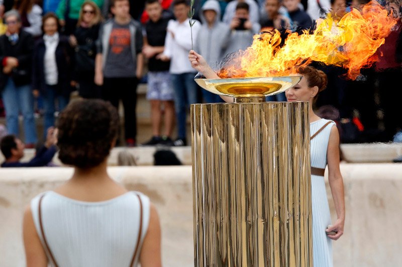 Στο Καλλιμάρμαρο παραδόθηκε η Ολυμπιακή Φλόγα στη Ν. Κορέα -Εντυπωσιακή η Λέχου [εικόνες] | iefimerida.gr 3