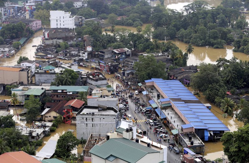 Σρι Λάνκα: 164 νεκροί από καταρρακτώδεις βροχές και κατολισθήσεις [εικόνες]  | iefimerida.gr 1