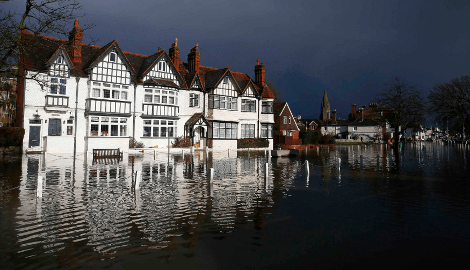 Συναγερμός στην Αγγλία: Οι πλημμύρες ζώνουν το Λονδίνο [εικόνες] | iefimerida.gr 2