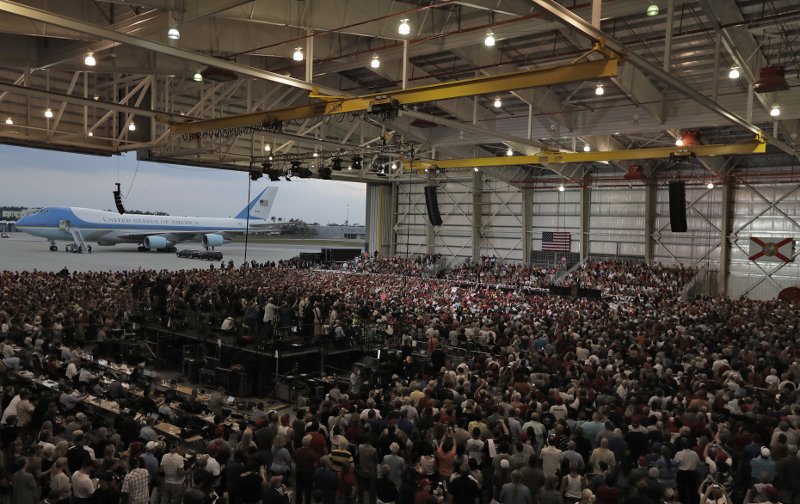 Ο Τραμπ πάσχει από κλειστοφοβία -Τα σημάδια και τα τηλέφωνα στους παλιούς του φίλους [εικόνες & βίντεο]  | iefimerida.gr 9