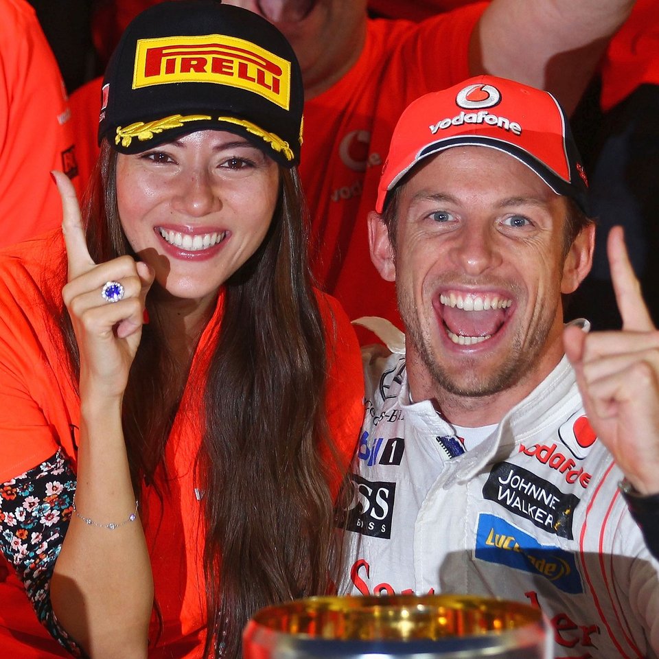 Υπνώτισαν διάσημο πιλότο της Formula 1 και του έκλεψαν 400.000 ευρώ από το σπίτι [εικόνες] | iefimerida.gr 0