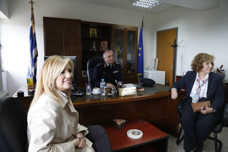 Περιοδεία Γεννηματά στη Δυτική Αττική: O νόμος πρέπει να εφαρμόζεται παντού [εικόνες] | iefimerida.gr 1