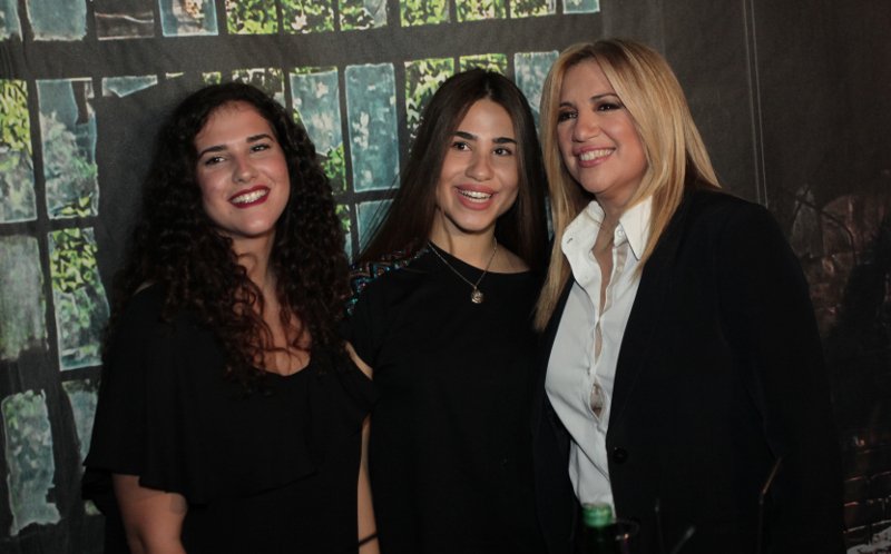 Η Γεννηματά στο club Socialista στο Γκάζι με νεολαίους εθελοντές [εικόνες]  | iefimerida.gr 5