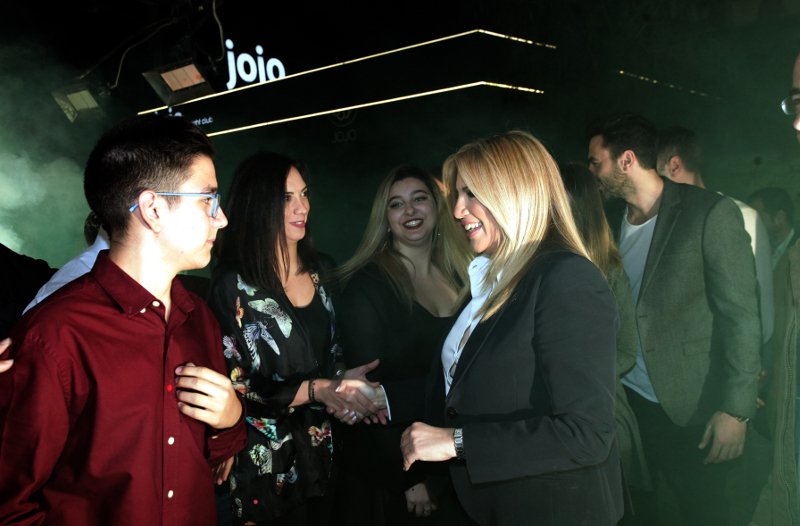 Η Γεννηματά στο club Socialista στο Γκάζι με νεολαίους εθελοντές [εικόνες]  | iefimerida.gr 3