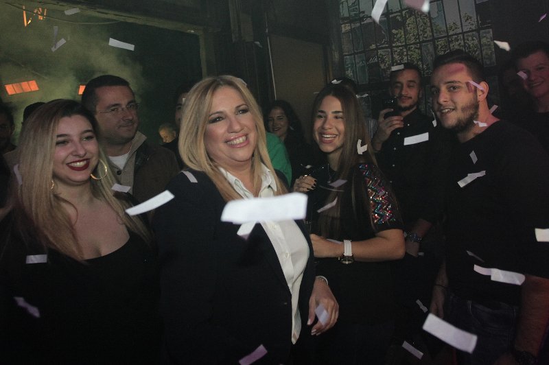 Η Γεννηματά στο club Socialista στο Γκάζι με νεολαίους εθελοντές [εικόνες]  | iefimerida.gr 8