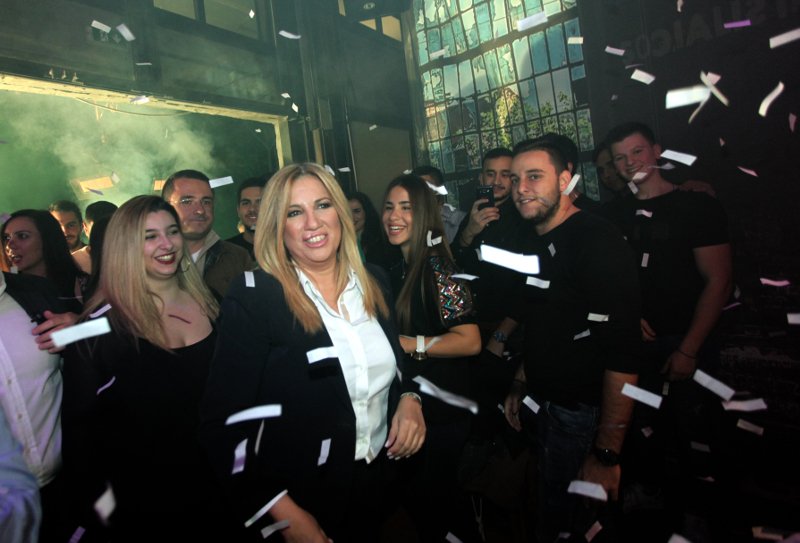 Η Γεννηματά στο club Socialista στο Γκάζι με νεολαίους εθελοντές [εικόνες]  | iefimerida.gr 9