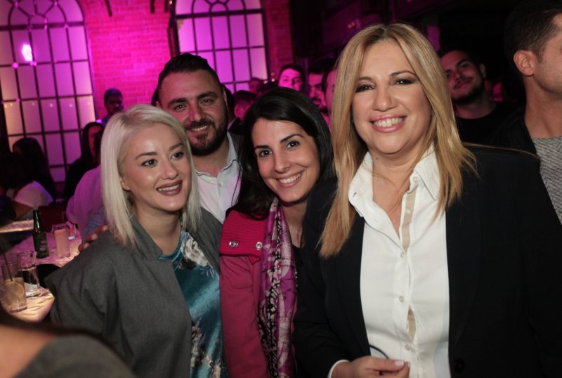 Η Γεννηματά στο club Socialista στο Γκάζι με νεολαίους εθελοντές [εικόνες]  | iefimerida.gr 11