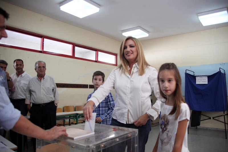 Οι αρχηγοί στις κάλπες, όλα τα παραλειπόμενα -Η Φώφη με τα παιδάκια της στο παραβάν, οι ρακές του Καμμένου, το... χαμένο ψηφοδέλτιο του Ποταμιού [εικόνες] | iefimerida.gr 22