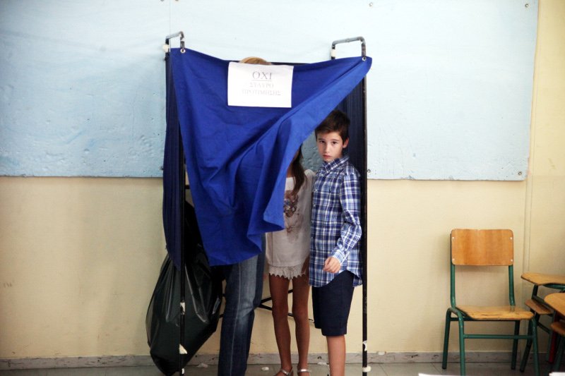 Οι αρχηγοί στις κάλπες, όλα τα παραλειπόμενα -Η Φώφη με τα παιδάκια της στο παραβάν, οι ρακές του Καμμένου, το... χαμένο ψηφοδέλτιο του Ποταμιού [εικόνες] | iefimerida.gr 20