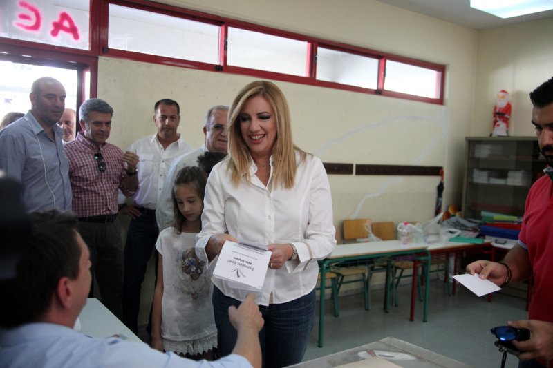 Οι αρχηγοί στις κάλπες, όλα τα παραλειπόμενα -Η Φώφη με τα παιδάκια της στο παραβάν, οι ρακές του Καμμένου, το... χαμένο ψηφοδέλτιο του Ποταμιού [εικόνες] | iefimerida.gr 23