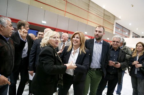 Γεννηματά: Δεν θα ψηφίσουμε νέες περικοπές -Αυτοί κλαίνε και ψηφίζουν | iefimerida.gr 3