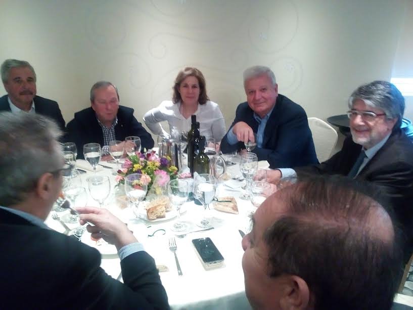 Ολες οι φυλές του ΠΑΣΟΚ στο τραπέζι της Φώφης -Ποιοι πρώην πήγαν στο γεύμα στο Κάραβελ [εικόνες] | iefimerida.gr 6