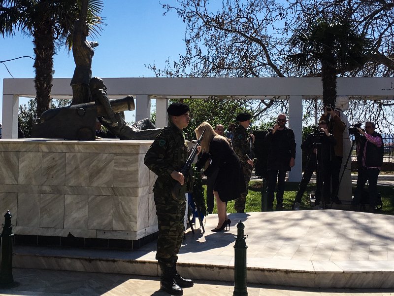 Η Φώφη Γεννηματά κατέθεσε στεφάνι στο μνημείο της Δόμνας Βισβιζή