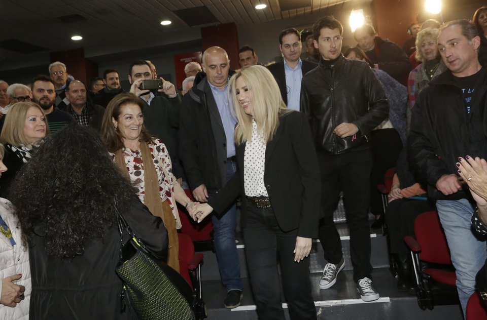 Η Φώφη Γεννηματά στο Κερατσίνι (Φωτο: Eurokinissi/ΧΡΗΣΤΟΣ ΜΠΟΝΗΣ)