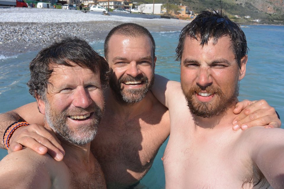 Χιου Κίγκστον: Ο Αυστραλός που γύρισε τη Μεσόγειο με το κανό του για τα παιδιά της Συρίας -Πού πήγε στην Ελλάδα [εικόνες] | iefimerida.gr 8