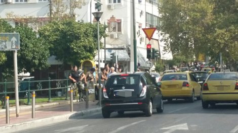 Ενταση και ΜΑΤ -Ο πρύτανης του Πανεπιστημίου Αθηνών φοβήθηκε εισβολή στο κτίριο και έβαλε λουκέτο [εικόνες] | iefimerida.gr 1