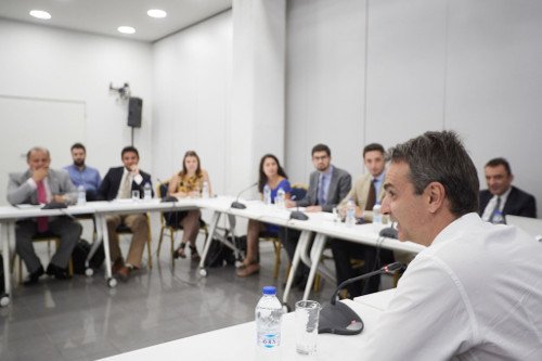 Μητσοτάκης σε Ελληνοαμερικανούς φοιτητές: Να μελετάτε την Ελλάδα χωρίς κομματικές αποχρώσεις [εικόνες] | iefimerida.gr 1