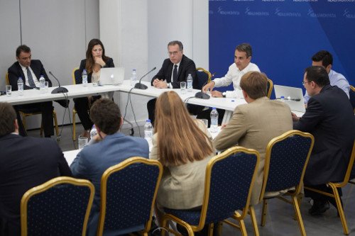 Μητσοτάκης σε Ελληνοαμερικανούς φοιτητές: Να μελετάτε την Ελλάδα χωρίς κομματικές αποχρώσεις [εικόνες] | iefimerida.gr 4
