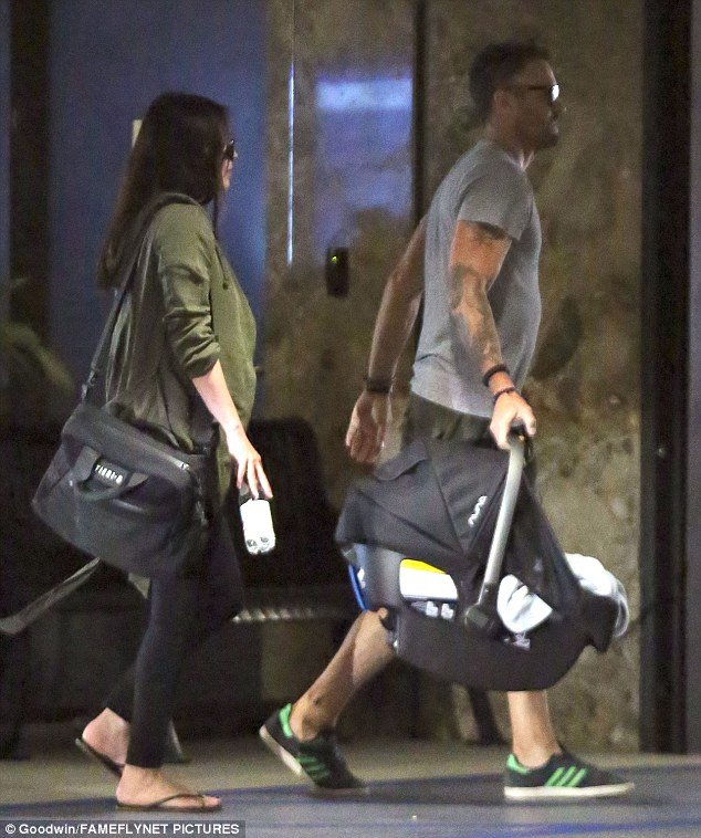 Η πρώτη εμφάνιση της Μέγκαν Φοξ μετά από τη γέννηση του τρίτου της παιδιού [εικόνες] | iefimerida.gr 1