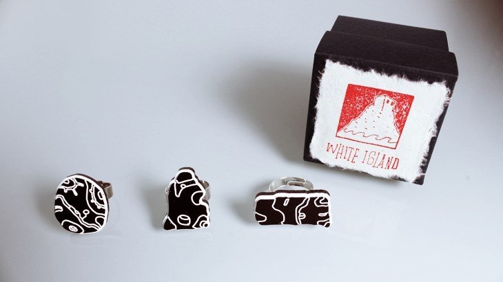 Επιτυχία: Δυο γονείς έφυγαν από την Αθήνα και σχεδιάζουν κοσμήματα στη Φολέγανδρο [εικόνες] | iefimerida.gr 2