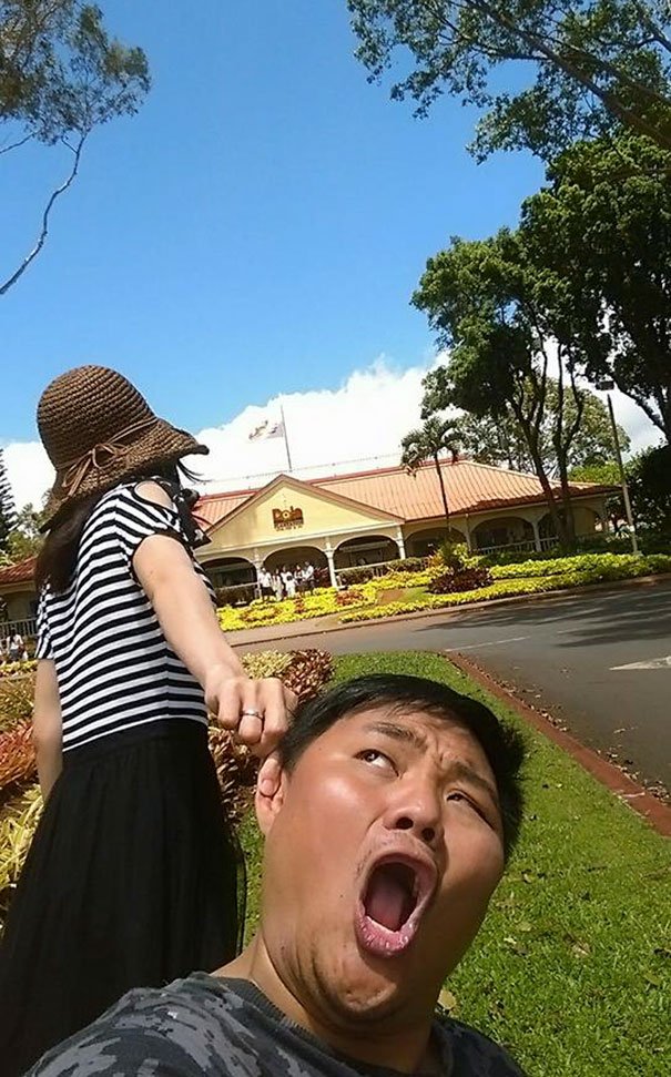 Η παρωδία του ζευγαριού #FollowMeTo -Τον σέρνει από τη μύτη και τα μαλλιά [εικόνες] | iefimerida.gr 6