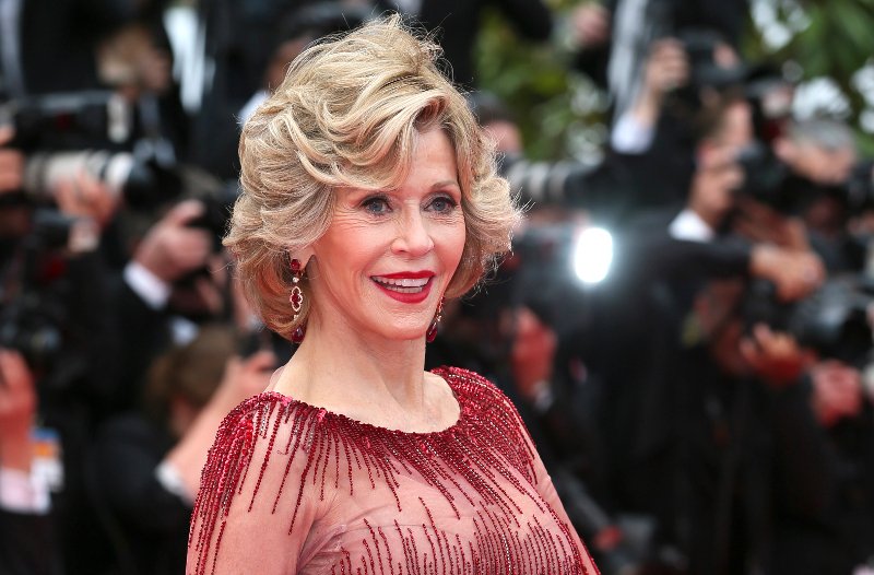 Η Τζέιν Φόντα αποκαλύπτει και σοκάρει: Με βίασαν όταν ήμουν παιδί [εικόνες] | iefimerida.gr 0