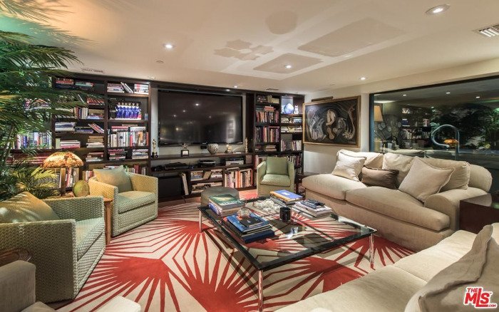 Μοντέρνο, καθόλου αποστειρωμένο, με πολύ γυαλί -Το υπέροχο σπίτι της Τζέιν Φόντα [εικόνες] | iefimerida.gr 10