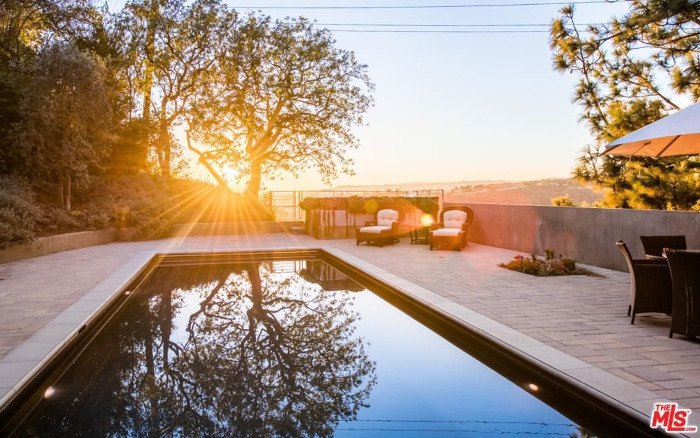 Μοντέρνο, καθόλου αποστειρωμένο, με πολύ γυαλί -Το υπέροχο σπίτι της Τζέιν Φόντα [εικόνες] | iefimerida.gr 13