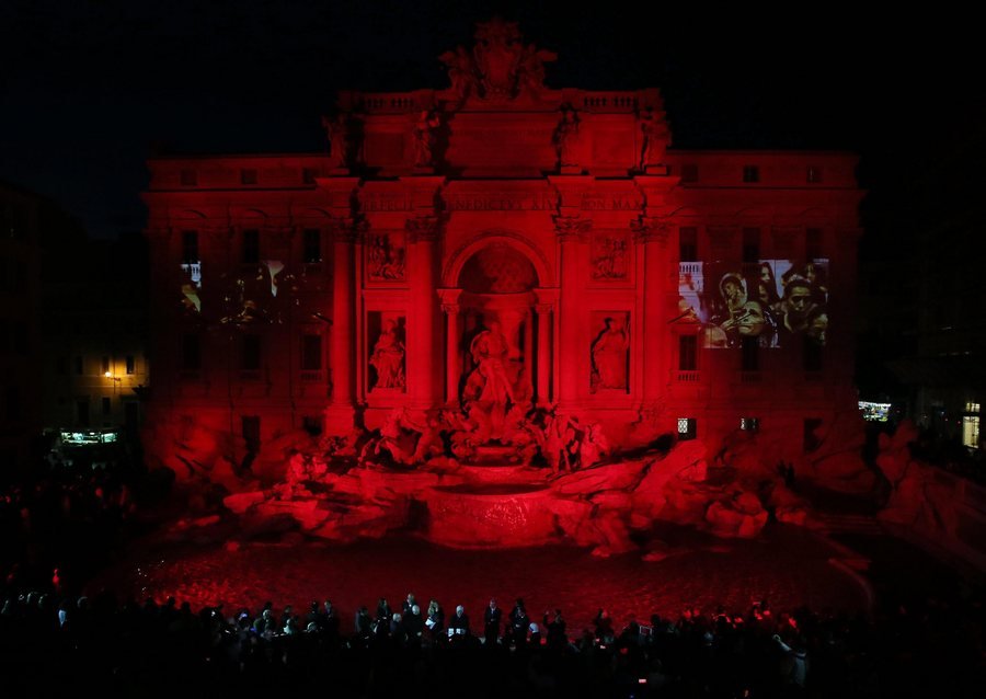 Γιατί η Φοντάνα ντι Τρέιβι «βάφτηκε» κόκκινη [εικόνες] | iefimerida.gr 1