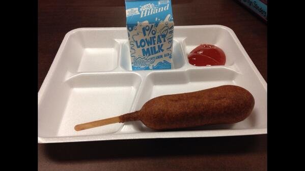 Μαθητές ανεβάζουν στο Twitter το απαίσιο φαγητό που τρώνε στο σχολείο τους και ειρωνεύονται την Μισέλ Ομπάμα [εικόνες] | iefimerida.gr 0