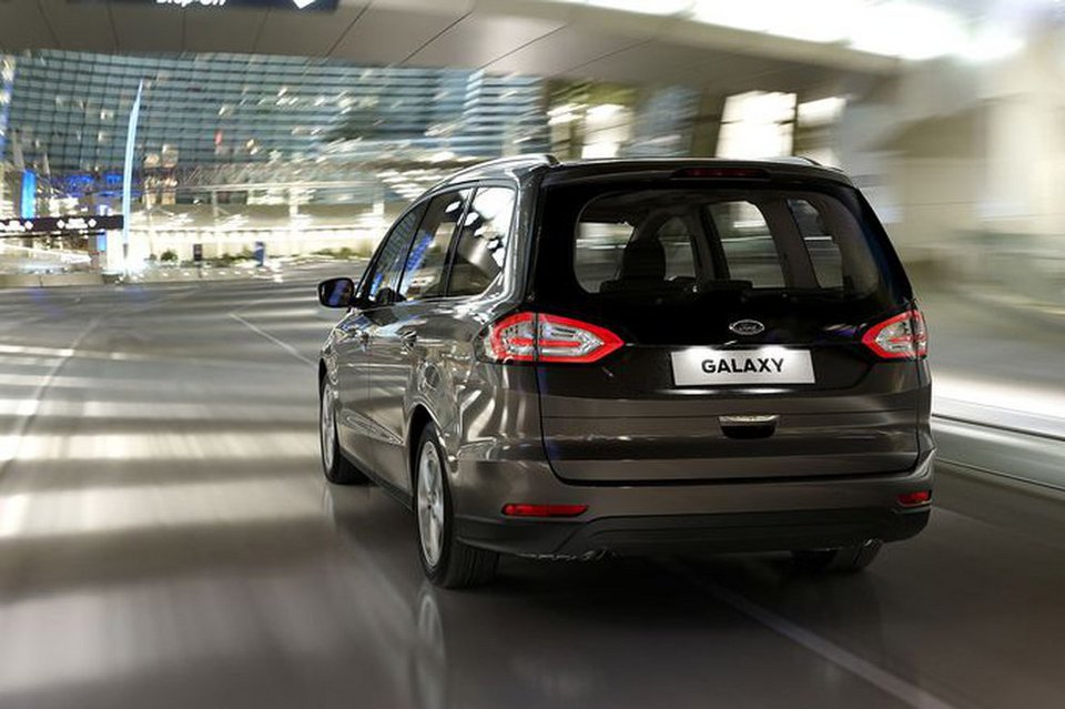 Το καινούργιο μεγάλο πολυμορφικό της Ford, το Galaxy, έχει καθίσματα που διπλώνουν ηλεκτρικά | iefimerida.gr 4