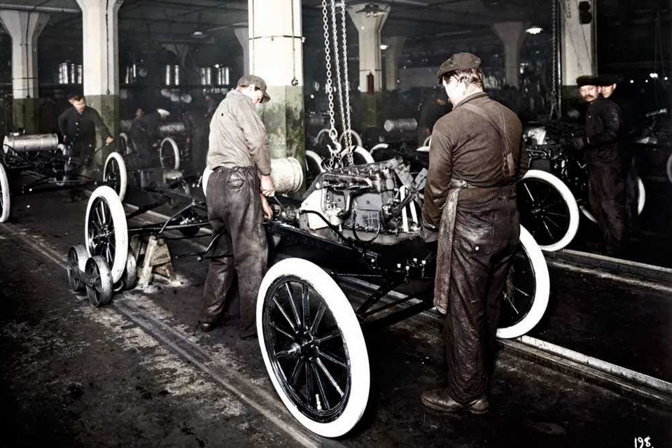 H γραμμή παραγωγής του Henry Ford συμπλήρωσε έναν αιώνα | iefimerida.gr 0