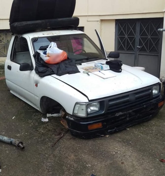 Σπείρα «χτυπούσε» φορτηγά -Τα έκαναν φύλλο και φτερό και πουλούσαν τα εξαρτήματα [εικόνες] | iefimerida.gr 2