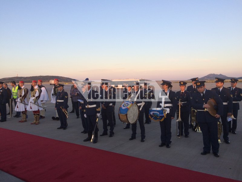 Στην Αθήνα το Αγιο Φως από τα Ιεροσόλυμα  [αποκλειστικές εικόνες] | iefimerida.gr 9