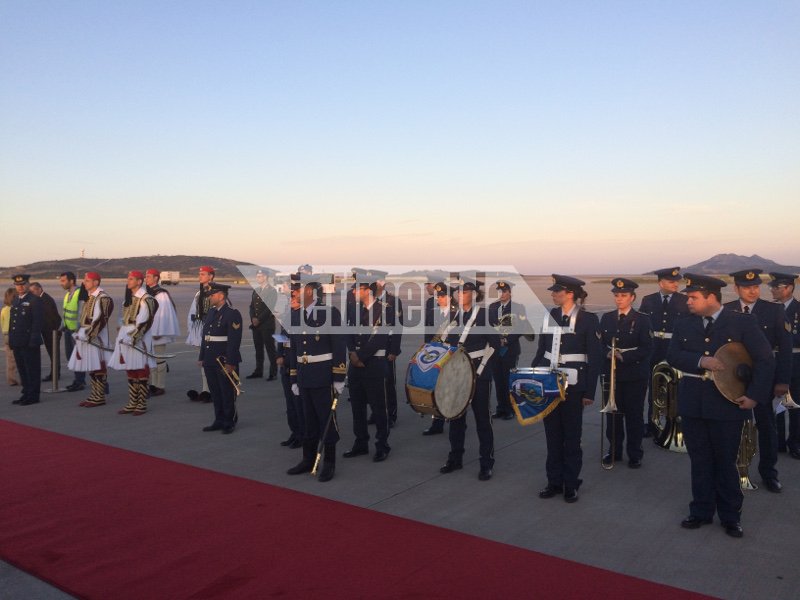 Στην Αθήνα το Αγιο Φως από τα Ιεροσόλυμα  [αποκλειστικές εικόνες] | iefimerida.gr 8