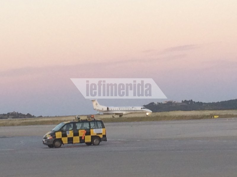 Στην Αθήνα το Αγιο Φως από τα Ιεροσόλυμα  [αποκλειστικές εικόνες] | iefimerida.gr 7